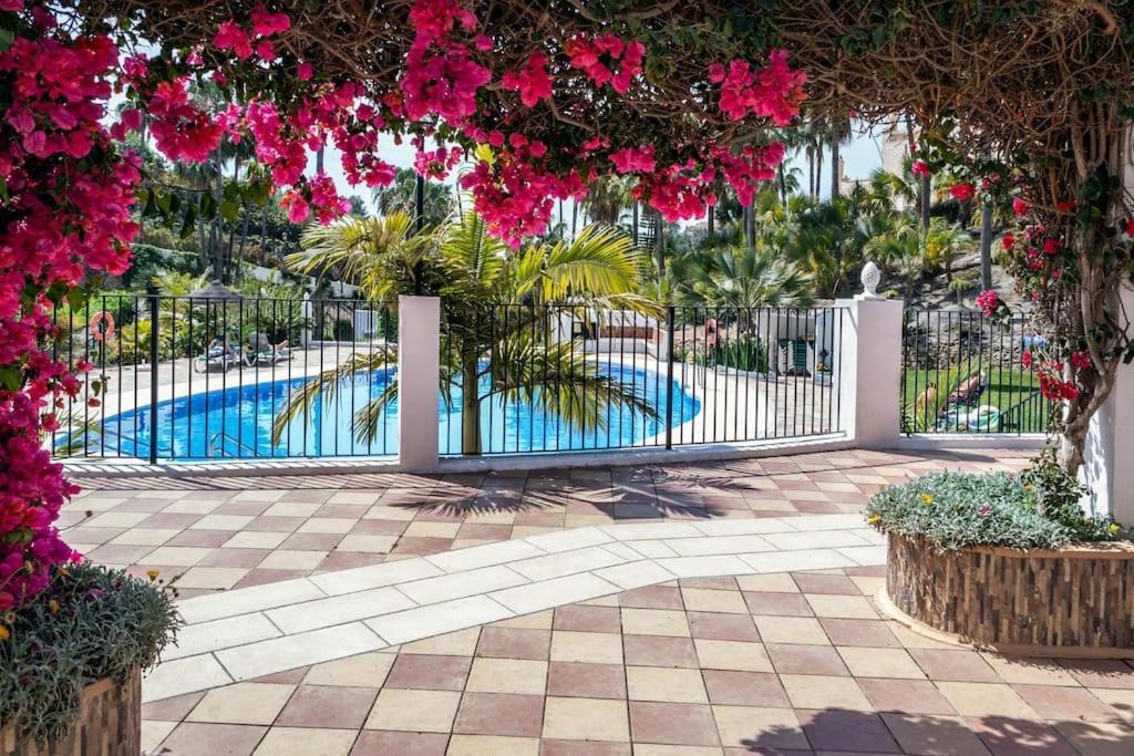 Oasis 16 Lägenhet Nerja Exteriör bild