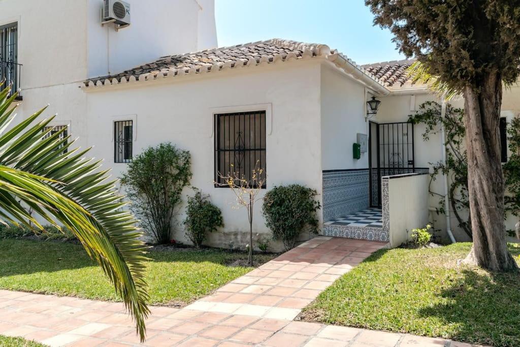 Oasis 16 Lägenhet Nerja Exteriör bild