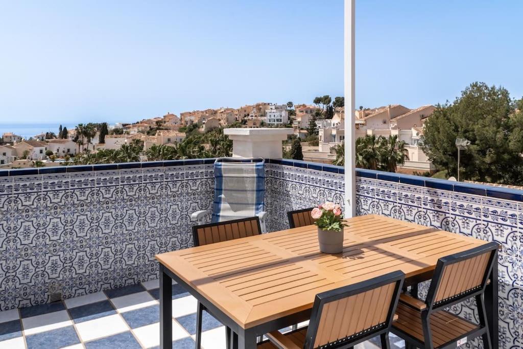 Oasis 16 Lägenhet Nerja Exteriör bild
