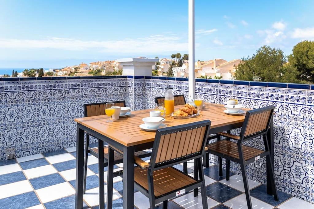 Oasis 16 Lägenhet Nerja Exteriör bild