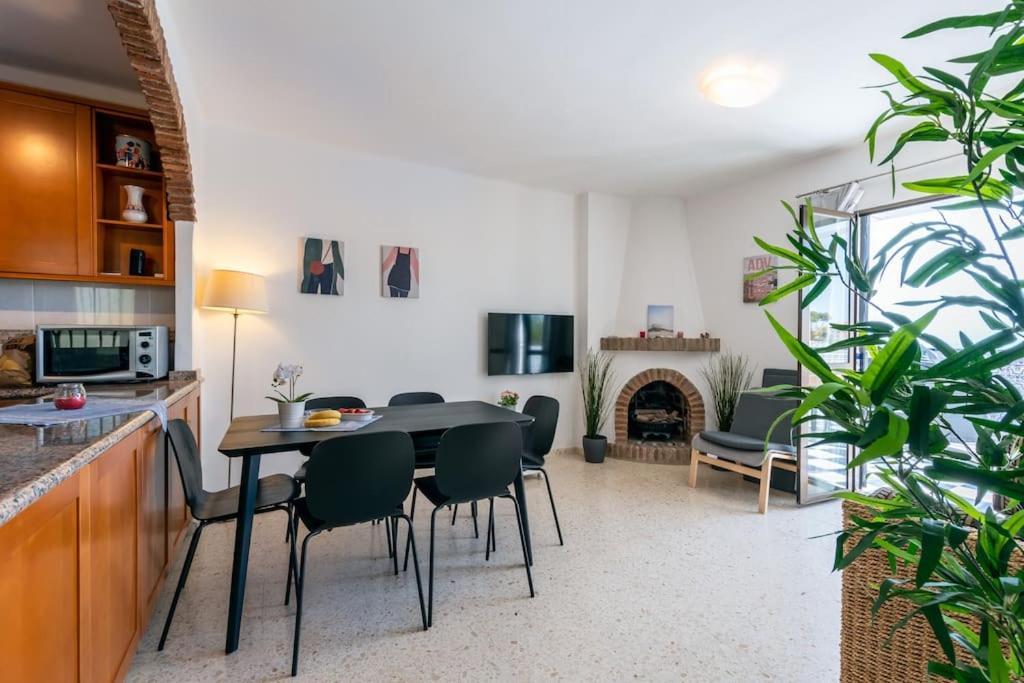 Oasis 16 Lägenhet Nerja Exteriör bild
